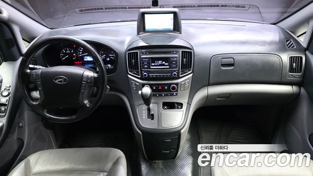 Hyundai Starex 2019 — photo 10