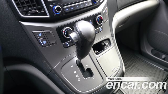 Hyundai Starex 2019 — photo 12