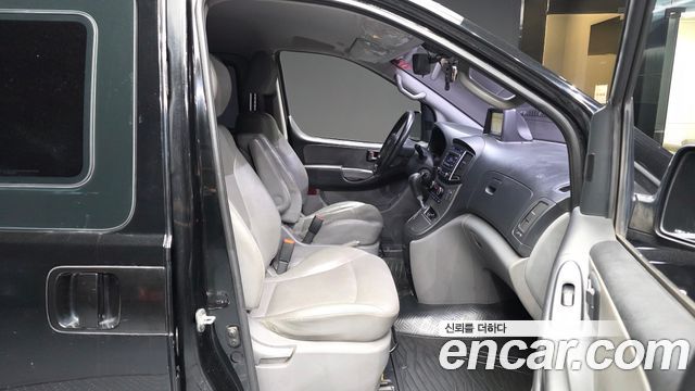 Hyundai Starex 2019 — photo 17