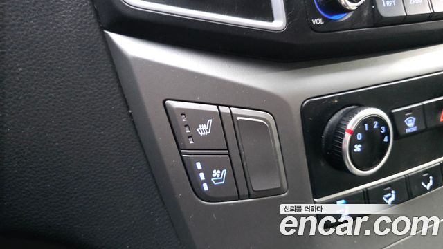 Hyundai Starex 2019 — photo 25