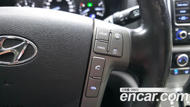 Hyundai Starex 2019 — photo 29