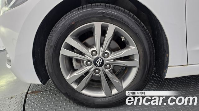 Hyundai AVANTE 2016 — photo 5