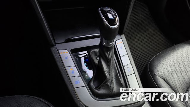 Hyundai AVANTE 2016 — photo 9