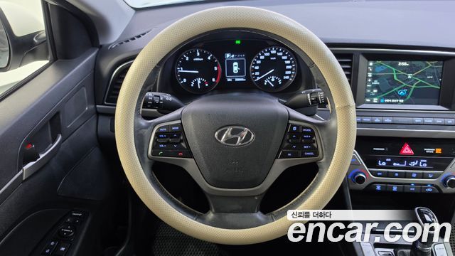 Hyundai AVANTE 2016 — photo 13