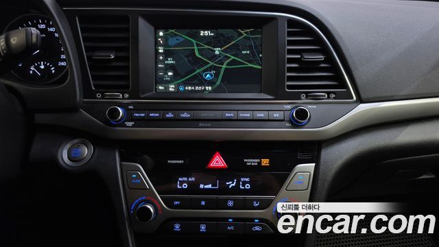 Hyundai AVANTE 2016 — photo 14