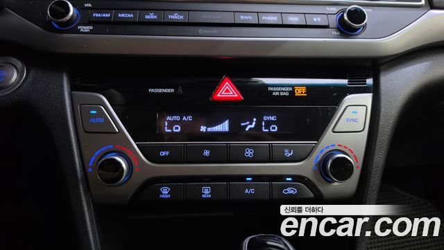 Hyundai AVANTE 2016 — photo 16