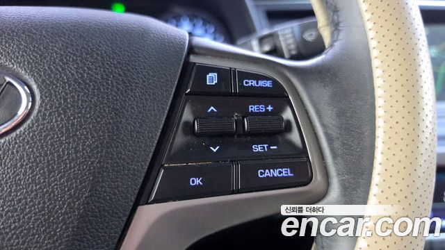 Hyundai AVANTE 2016 — photo 18