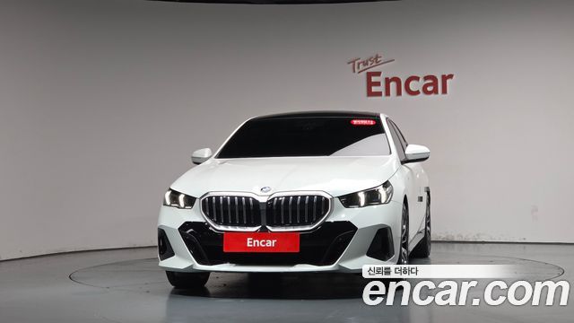 BMW 5-Series 2025 — photo 3