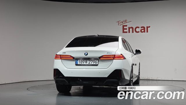 BMW 5-Series 2025 — photo 4