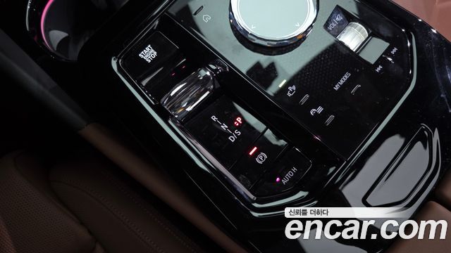 BMW 5-Series 2025 — photo 12