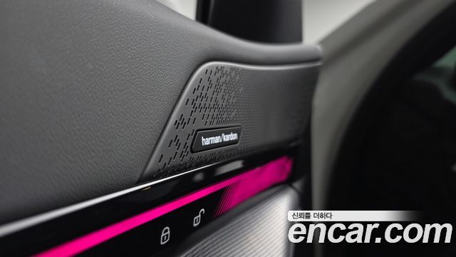 BMW 5-Series 2025 — photo 25