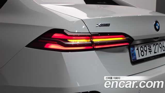 BMW 5-Series 2025 — photo 9