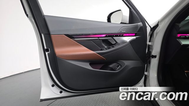 BMW 5-Series 2025 — photo 14