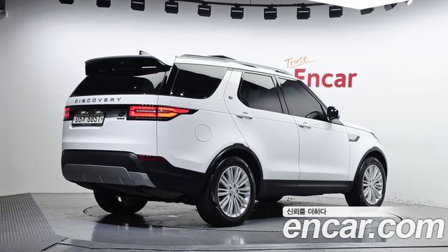 Land Rover Discovery 2018 — photo 2