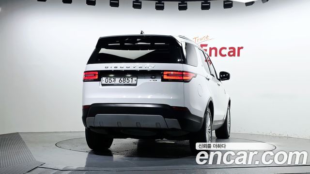 Land Rover Discovery 2018 — photo 4