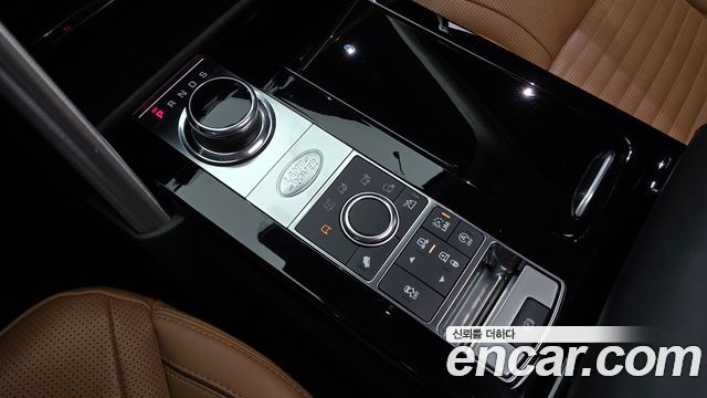 Land Rover Discovery 2018 — photo 12