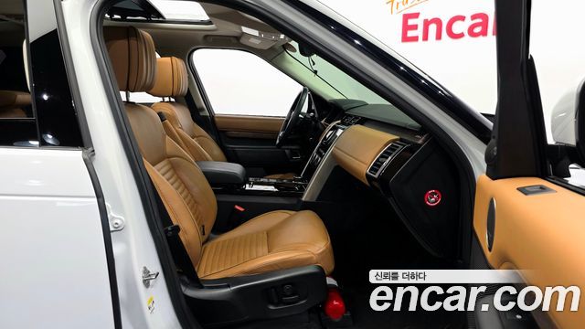 Land Rover Discovery 2018 — photo 18