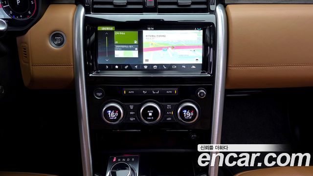 Land Rover Discovery 2018 — photo 21