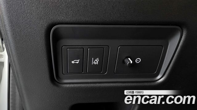 Land Rover Discovery 2018 — photo 22