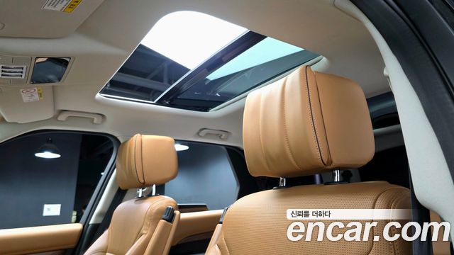 Land Rover Discovery 2018 — photo 25
