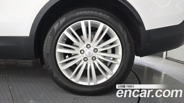 Land Rover Discovery 2018 — photo 7