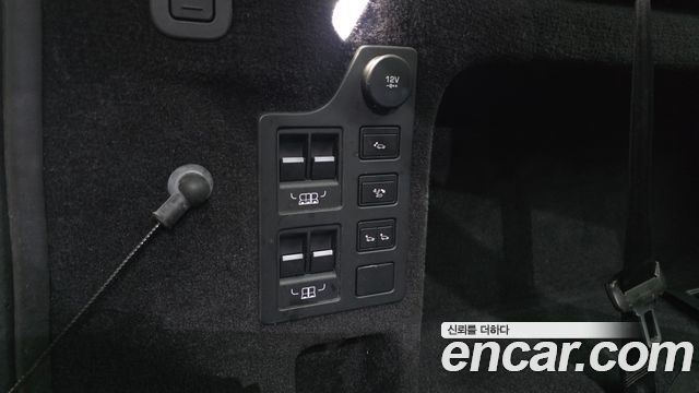 Land Rover Discovery 2018 — photo 29