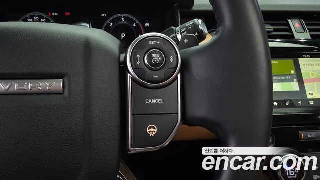 Land Rover Discovery 2018 — photo 31