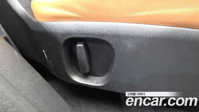 Land Rover Discovery 2018 — photo 32