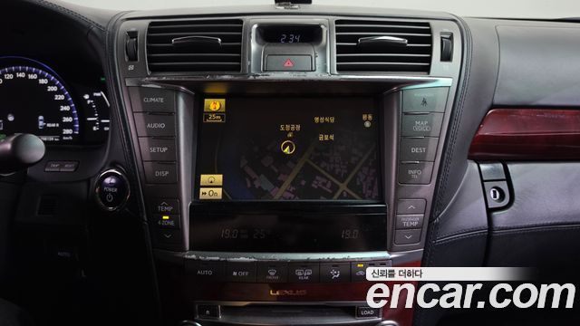 Lexus LS 2011 — photo 15