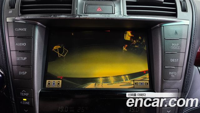 Lexus LS 2011 — photo 16
