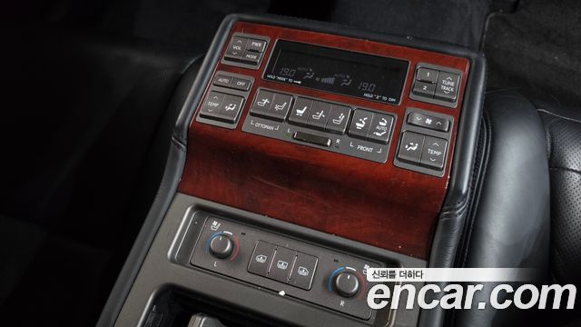 Lexus LS 2011 — photo 18