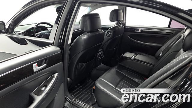 Hyundai Genesis 2012 — photo 17
