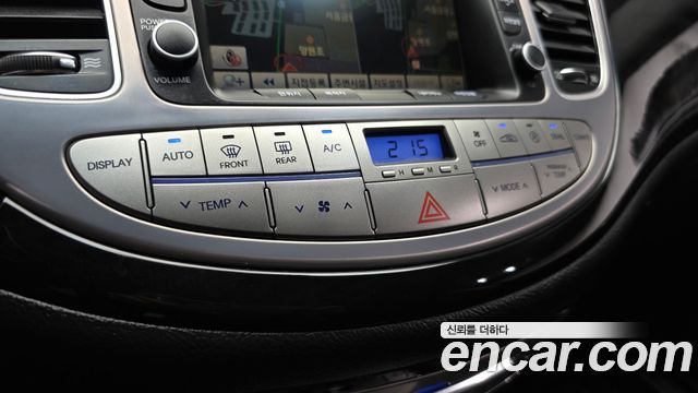 Hyundai Genesis 2012 — photo 22