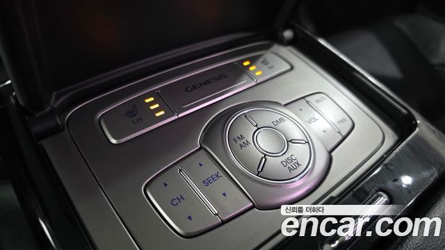 Hyundai Genesis 2012 — photo 28