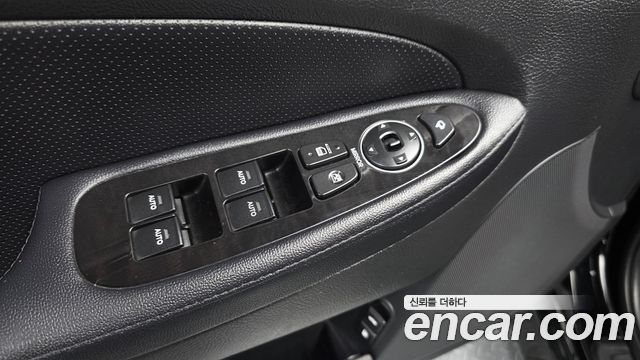 Hyundai Genesis 2012 — photo 34
