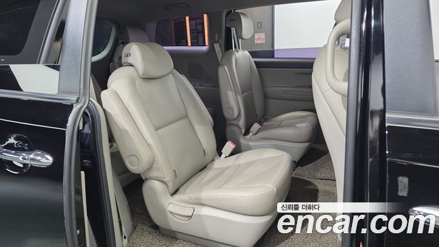 Kia Canival 2019 — photo 18