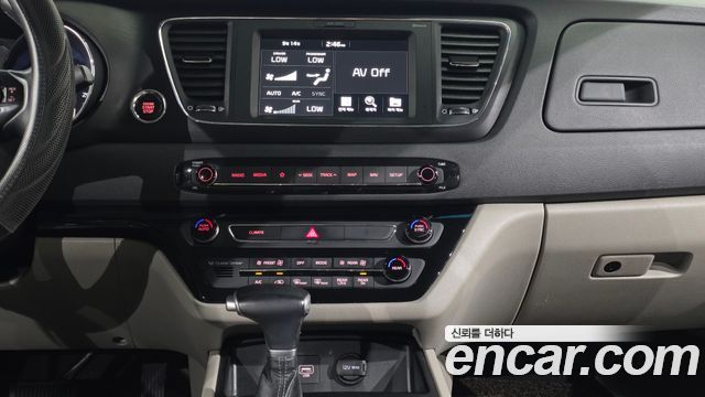 Kia Canival 2019 — photo 20