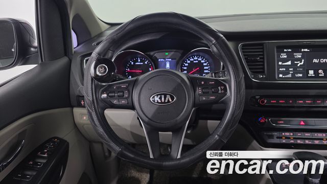 Kia Canival 2019 — photo 21