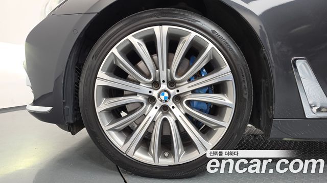 BMW 7-Series 2018 — photo 5