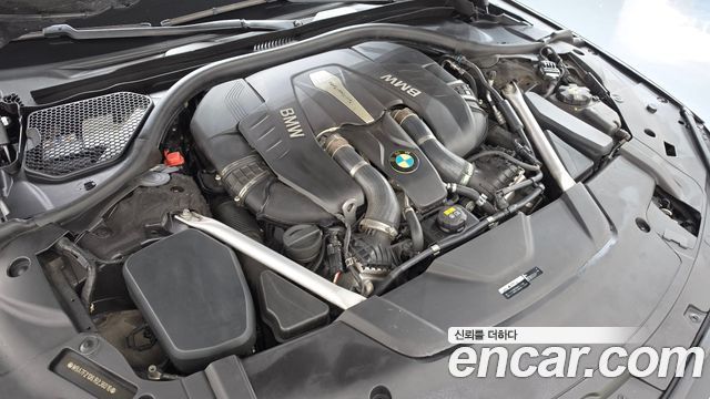 BMW 7-Series 2018 — photo 6