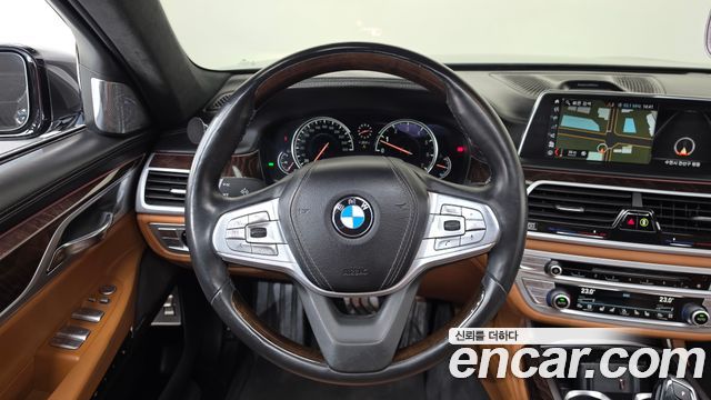 BMW 7-Series 2018 — photo 19