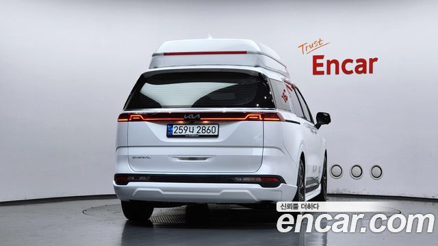 Kia Canival 2023 — photo 4
