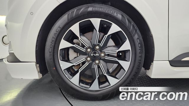 Kia Canival 2023 — photo 5