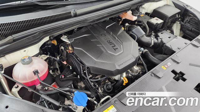 Kia Canival 2023 — photo 6
