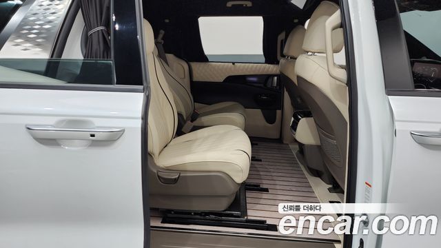Kia Canival 2023 — photo 17