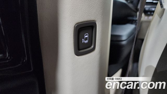 Kia Canival 2023 — photo 25