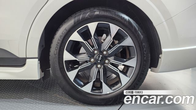 Kia Canival 2023 — photo 7