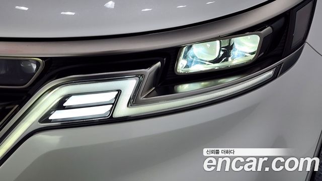 Kia Canival 2023 — photo 8