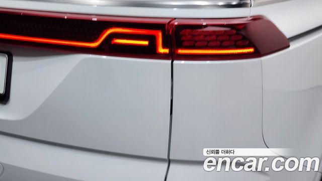 Kia Canival 2023 — photo 9