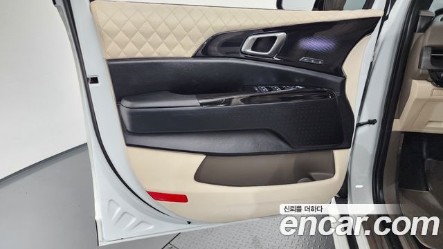 Kia Canival 2023 — photo 14